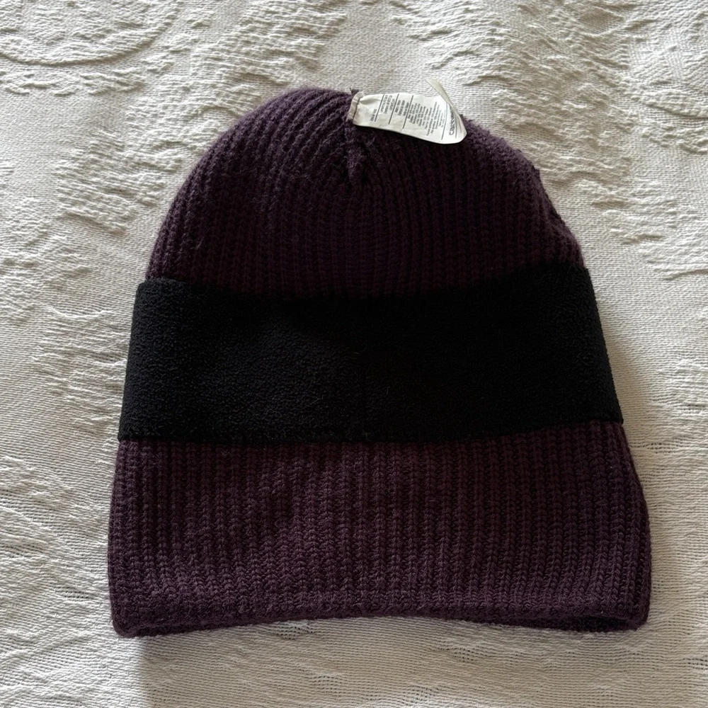 Carhartt Dark Purple Beanie with Faux Fur Pom Unisex Gently Loved One Size